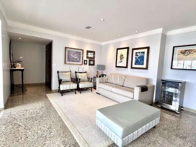 Apartamento para Venda em Salvador/BA Graça 4 Quartos