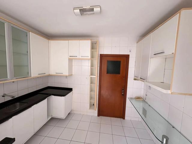 Apartamento para Venda em Salvador/BA Pituba 3 Quartos