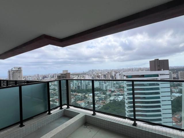Apartamento para Venda em Salvador/BA Pituba 4 Quartos