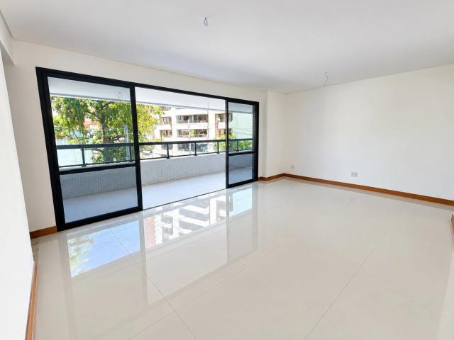 Apartamento para Venda em Salvador/BA Pituba 4 Quartos