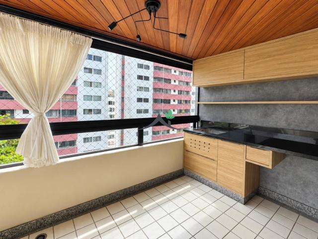 Apartamento para Venda em Salvador/BA Pituba 4 Quartos