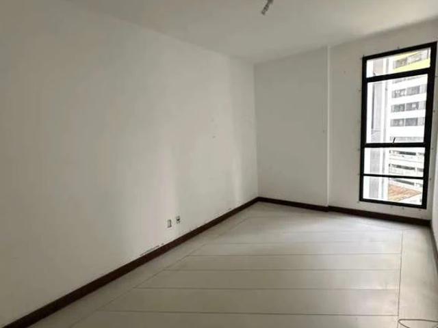 Apartamento para Venda em Salvador/BA Pituba 5 Quartos