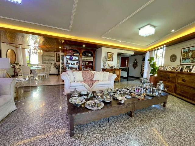 Apartamento para Venda em Salvador/BA Rio Vermelho 4 Quartos