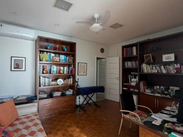 Apartamento para Venda em Salvador/BA Vitória 4 Quartos