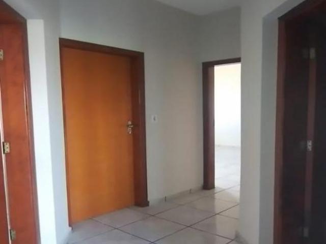 Apartamento para venda em Santa Felicia de 100.00m² com 3 Quartos, 1 Suite e 1 Garagem