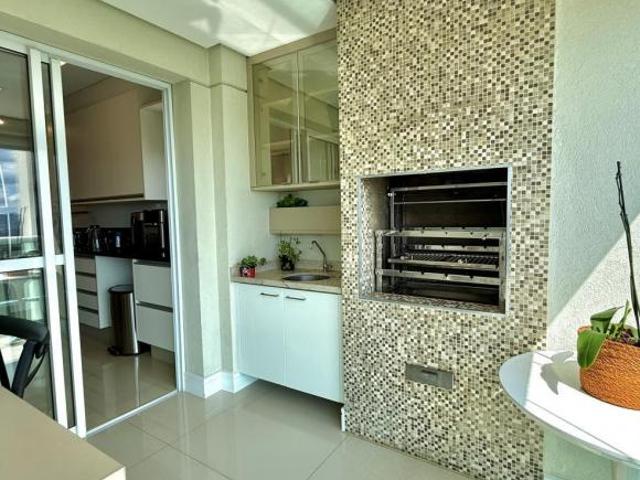 Apartamento para Venda em Santana de Parnaíba, Tamboré, 3 dormitórios, 3 suítes, 4 banheiros, 3 vaga