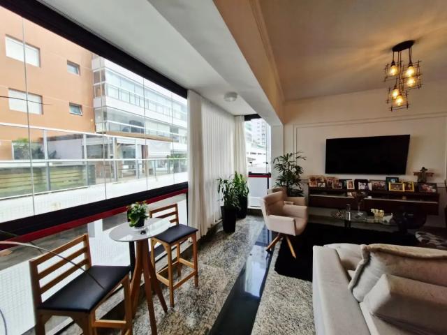 Apartamento para Venda em Santos/SP Embaré 3 Quartos