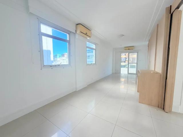 Apartamento para Venda em Santos/SP Pompéia 3 Quartos