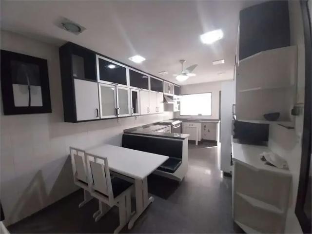 Apartamento para Venda em Santos/SP Ponta da Praia 3 Quartos