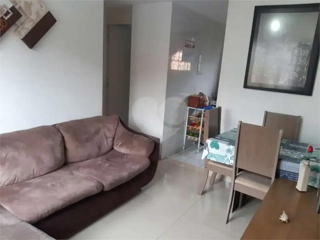 Apartamento para Venda em Taboão da Serra/SP Jardim Mirna 2 Quartos