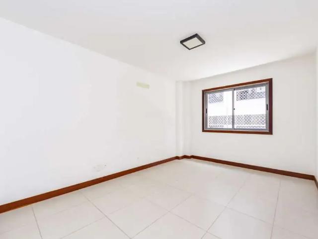 Apartamento para Venda em Teresópolis/RJ Agriões 3 Quartos