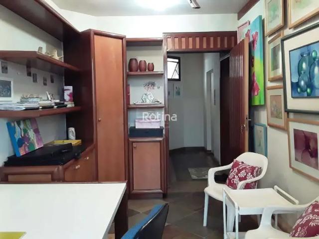 Apartamento para Venda em Uberlândia/MG Fundinho 5 Quartos