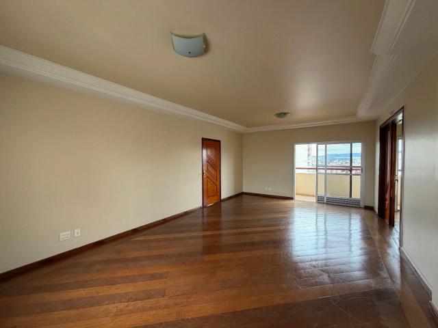 Apartamento para Venda em Varginha/MG Centro 3 Quartos