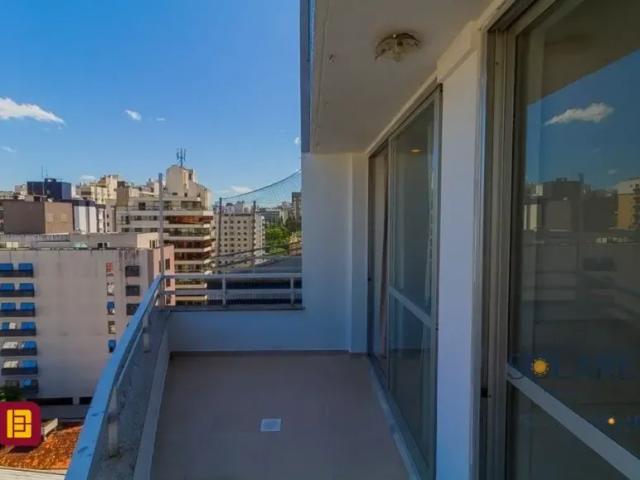 Apartamento para venda possui 119 metros quadrados com 3 quartos em Centro Florianópolis SC