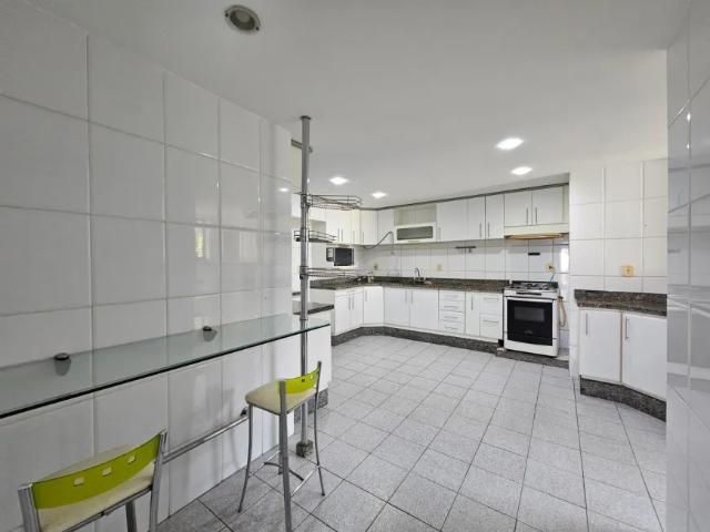 Apartamento para venda tem 94 metros quadrados com 3 quartos