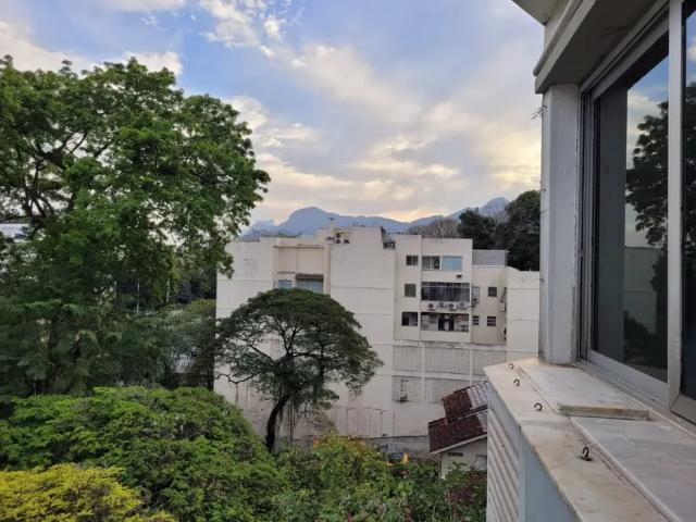 Apartamento para venda tem 120 metros quadrados com 3 quartos