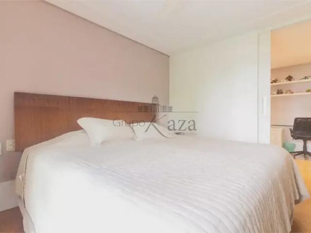Apartamento para venda tem 204 metros quadrados com 4 quartos em Indianópolis São Paulo SP