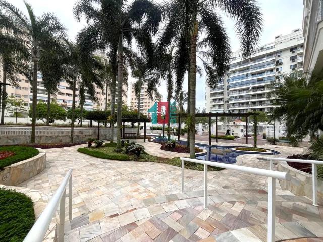 Apartamento para venda/aluguel com 3 quartos em Recreio dos Bandeirantes com 81m²