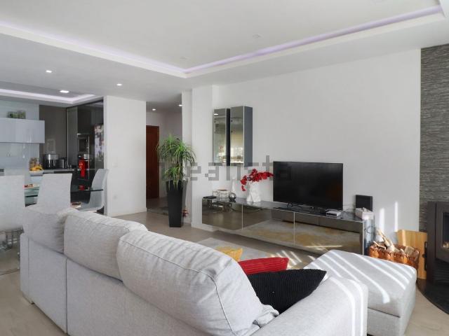 Apartamento, Parada de Todeia