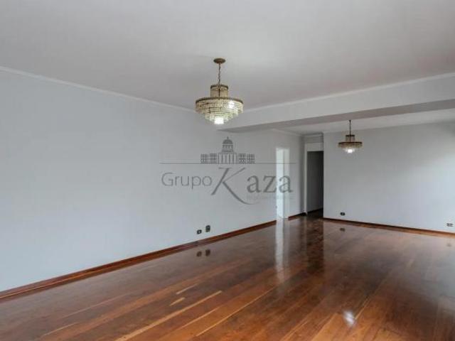 Apartamento Paraíso 4 Dormitórios 162m²
