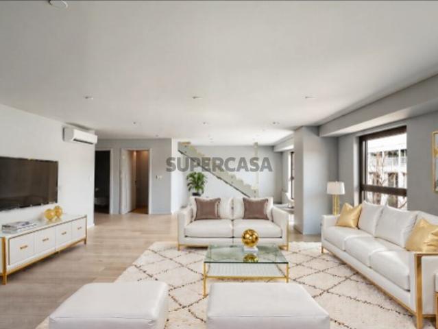 Apartamento Penthouse Duplex na Avenida da Liberdade Elegância e Sofisticação