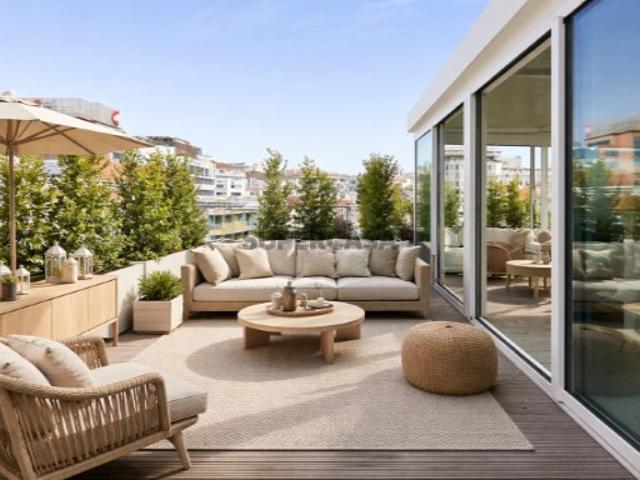Apartamento Penthouse T3 Duplex com Terraço e Garagem, para Venda, junto à Av. Liberdade, Lisboa