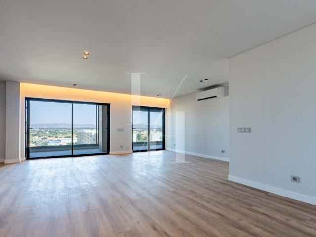 Apartamento Penthouse T5 com piscina para venda em Faro 547m² Faro Sé e São Pedro