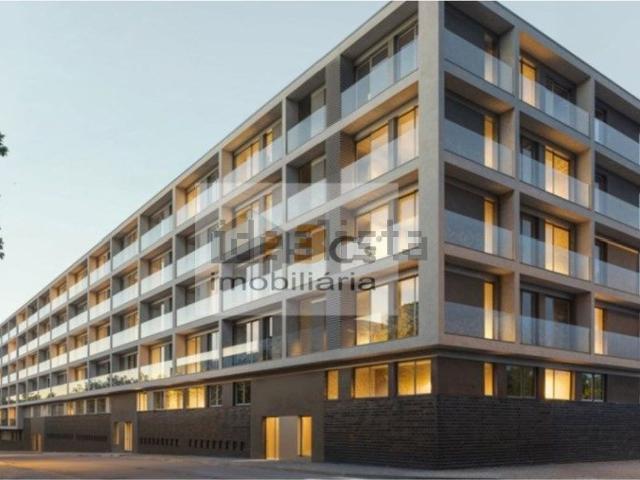 Apartamento, Pedrouços