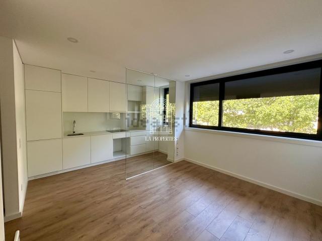 Apartamento, Pedrouços