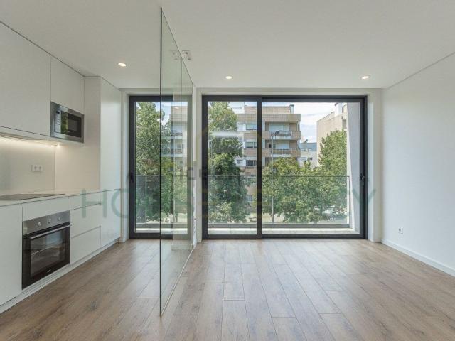 Apartamento, Pedrouços