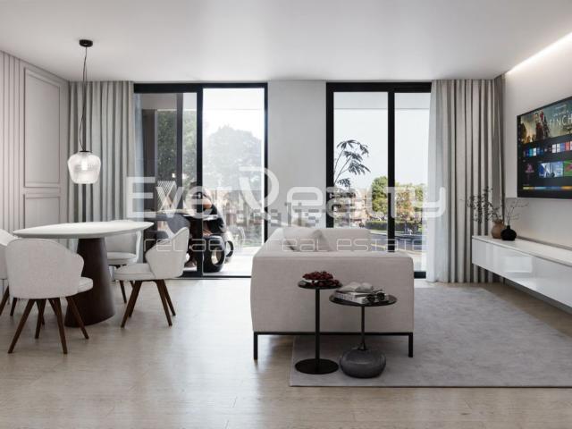 Apartamento, Pedrouços