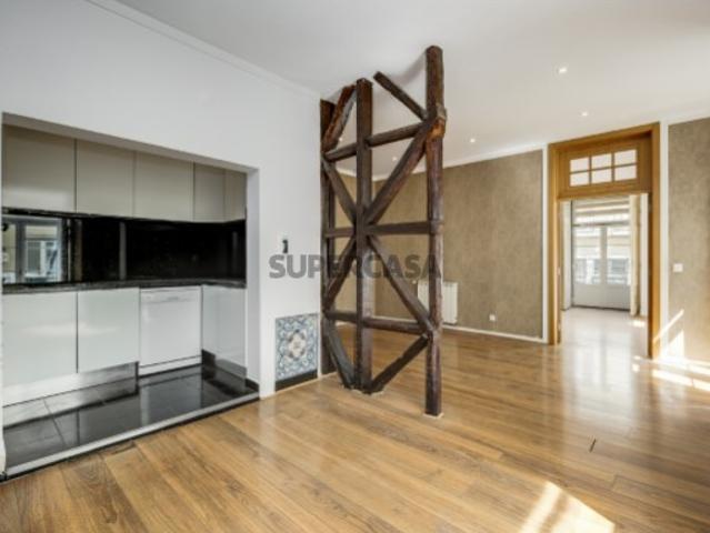 Apartamento Pombalino de Charme | 120 m² | 6 Varandas | A 50 m da Avenida da Liberdade