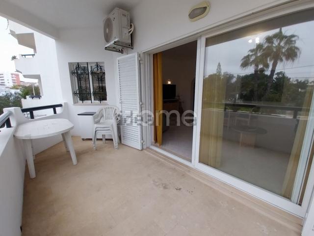 Apartamento, Porches