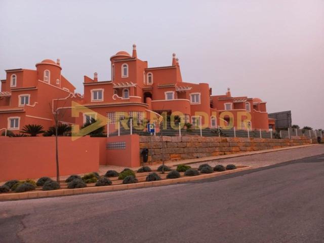 Apartamento, Porches