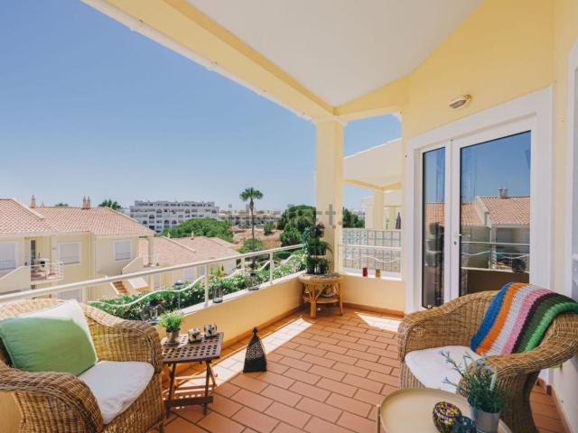 Apartamento, Porches