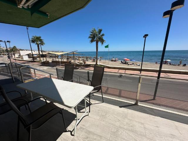 Apartamento planta baja en alquiler en Carvajal, Fuengirola
