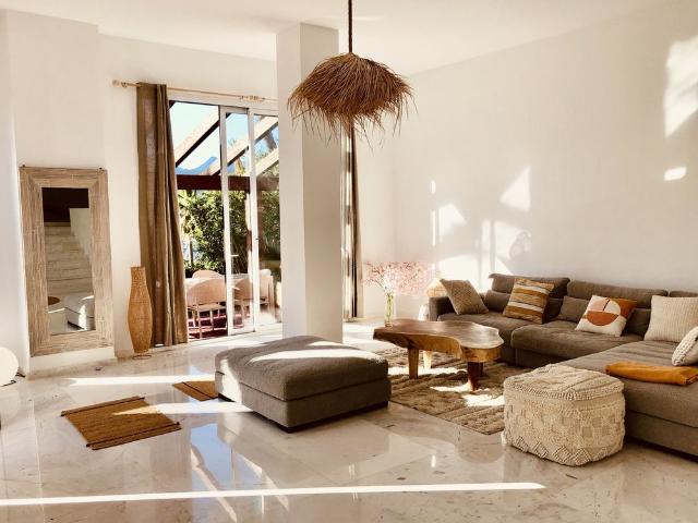 Apartamento planta baja en alquiler en Istan