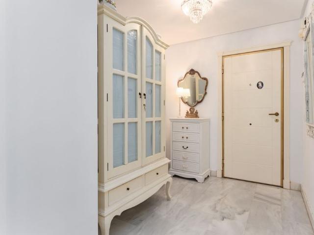 Apartamento planta baja en alquiler en Marbella, Marbella