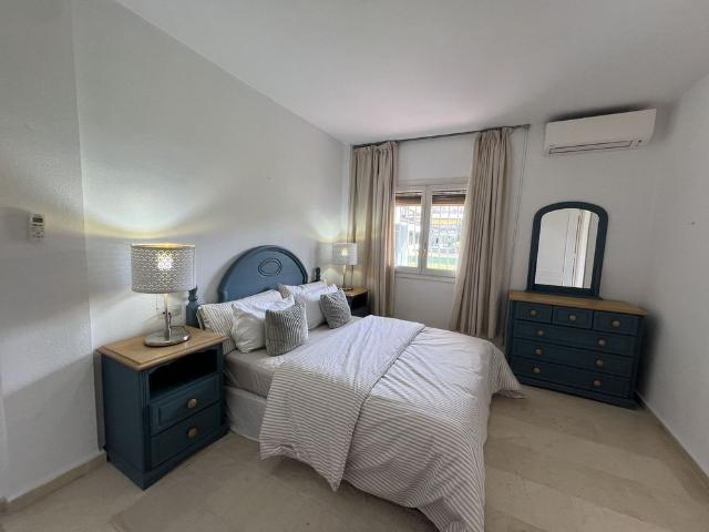 Apartamento planta baja en alquiler en Marbella, Marbella