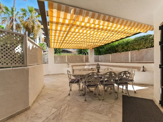 Apartamento planta baja en alquiler en Marbella, Marbella