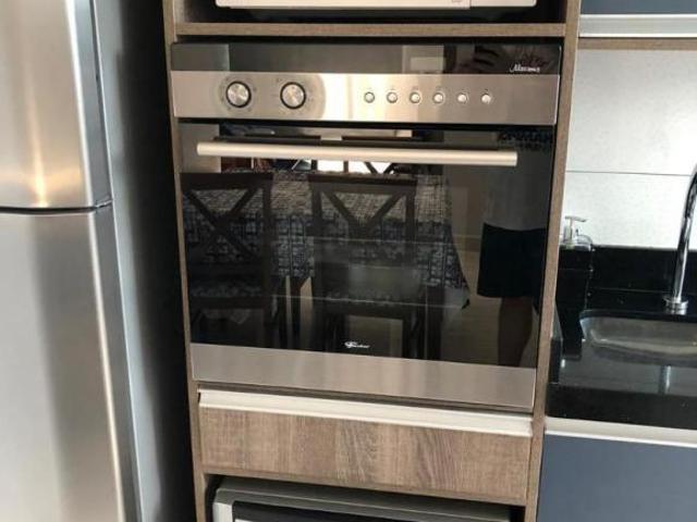 Apartamento pronto para morar todo mobiliado com fino acabamento, possui 02 dorm