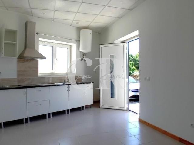 Apartamento R/C renovado para venda no centro de Figueiró dos Vinhos