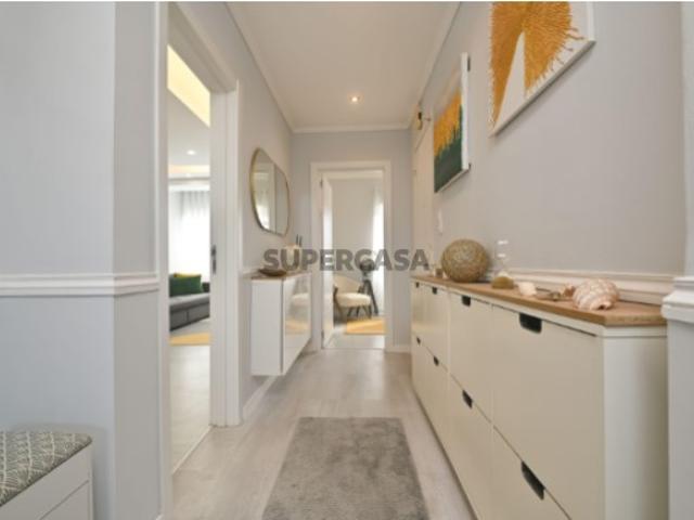Apartamento remodelado em Belas, Sintra