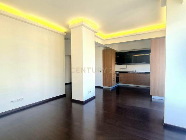 Apartamento Renovado T2 em Santa Clara, Lisboa