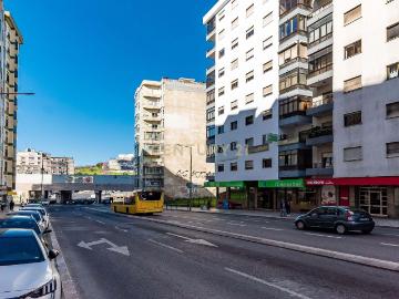 Apartamento Renovado T2 em Agualva e Mira Sintra, Lisboa