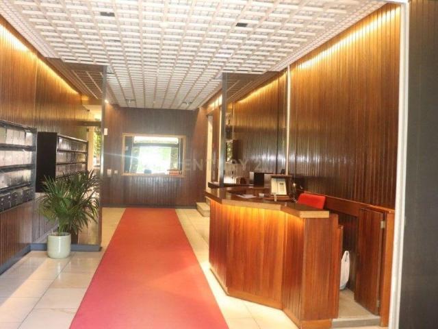 Apartamento Renovado T2 em Oeiras com Vista Atraente
