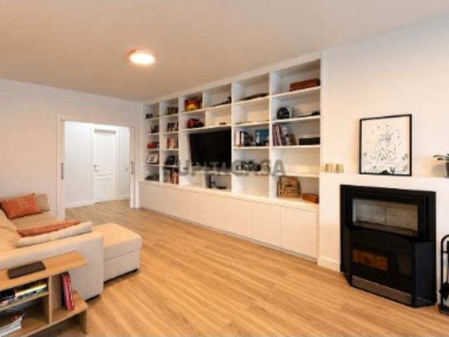 Apartamento Renovado T4 em Paredes, Porto com Vista Panorâmica
