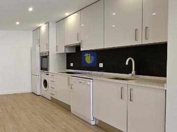 Apartamento renovado com 3 quartos no Forte da Casa 89m² Póvoa de Santa Iria e Forte da Casa