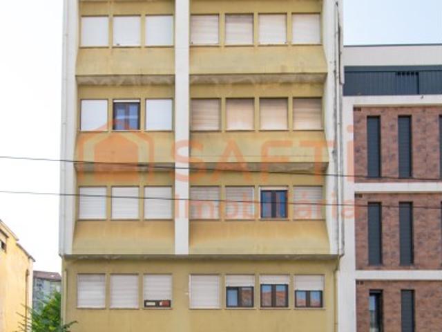 Apartamento renovado com 3 quartos arrendados Oportunidade de investimento em Coimbra