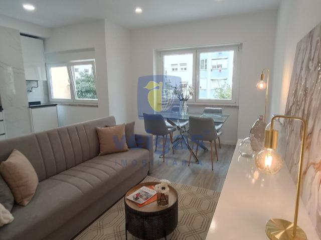 Apartamento renovado com 3 quartos em Benfica Lisboa